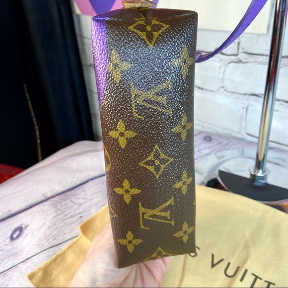 Louis Vuitton cosmetic pouch (Pochette) PM custom painted crossbody bag - Picture 5 of 15